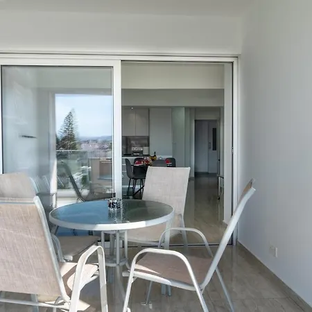 Aura Modern 1br In And Free Parking Апартаменты Лимасол