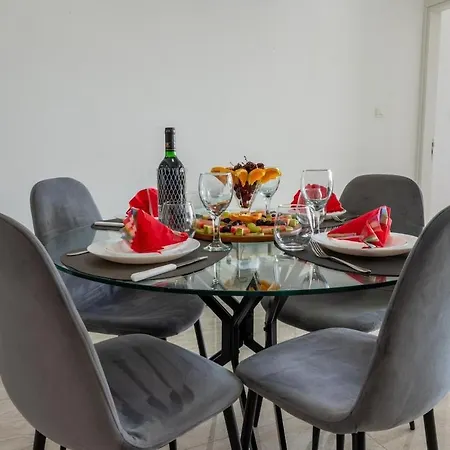 Aura Modern 1br In And Free Parking *