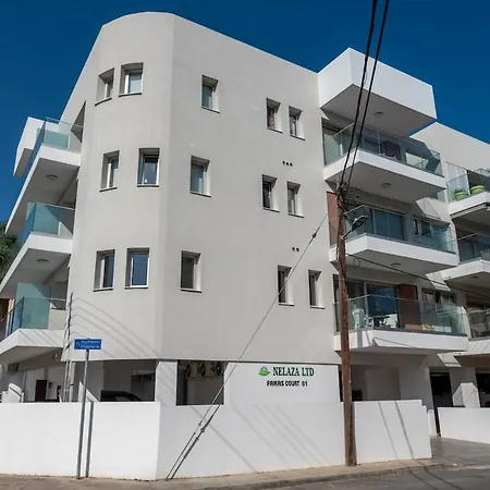 Aura Modern 1br In And Free Parking Лимасол