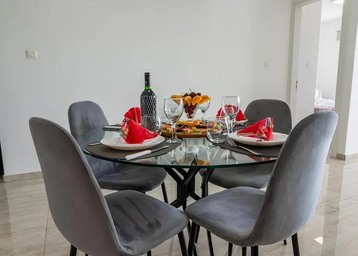 Aura Modern 1br In And Free Parking *