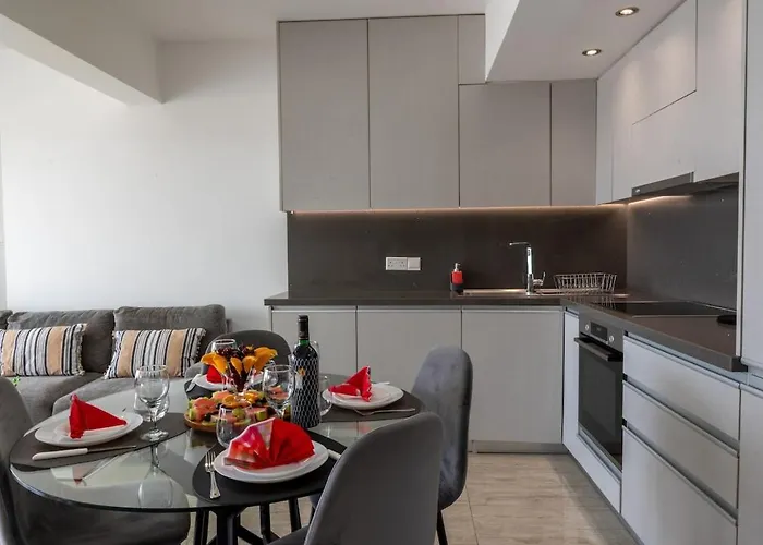 Aura Modern 1br In And Free Parking Lemesos