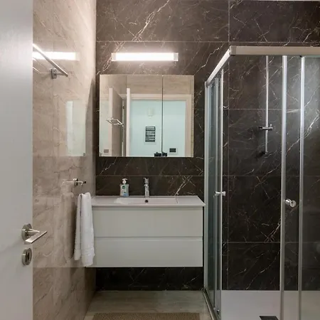 Aura Modern 1br In And Free Parking شقة *