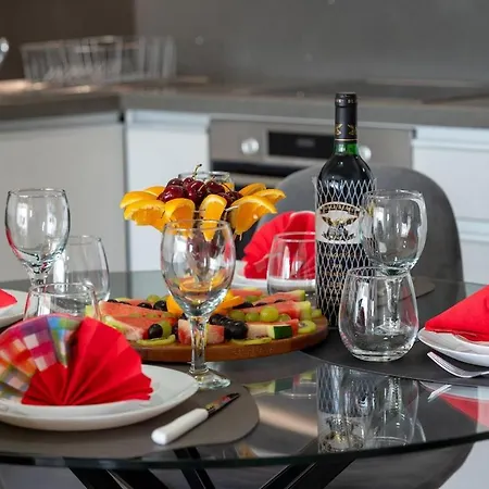 Aura Modern 1br In And Free Parking شقة